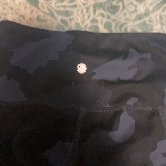Blue/Black worm s camo yoga leggings - Picture 4 of 5
